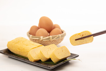 玉子焼きと生卵