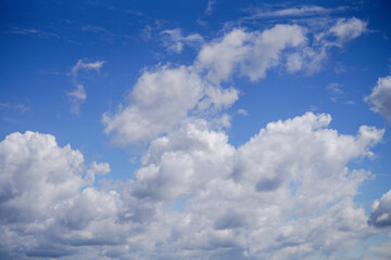 Fototapeta na wymiar Stratuscumolus in blue white like the Bavarian sky and clouds