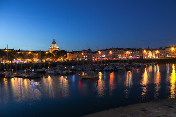 Fototapeta na wymiar Charente-Maritime - Le port de La Rochelle la nuit