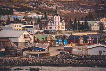 Vista panoramica su Husavik, un piccolo paesino situato nel nord dell'Islanda.