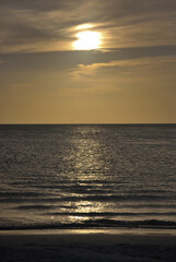 Atardecer desde la orilla del mar Caribe, con sus increíbles matices, colores que siempre regalan una imagen distinta cada dia. Isla de Margarita - Venezuela