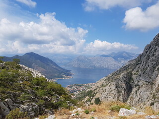 Fototapeta na wymiar scenic view from the mountain