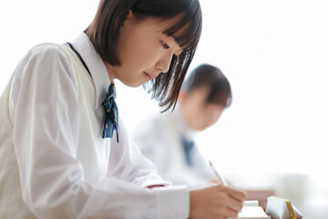 授業を受ける学生