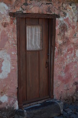 Puerta antigua en pueblo Colonia del Sacramento, Uruguay