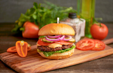 Cheeseburger with vegetables 