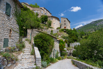 Fototapeta na wymiar House in the beautiful village of Brantes in the Ventoux region, Vaucluse, Provence, France