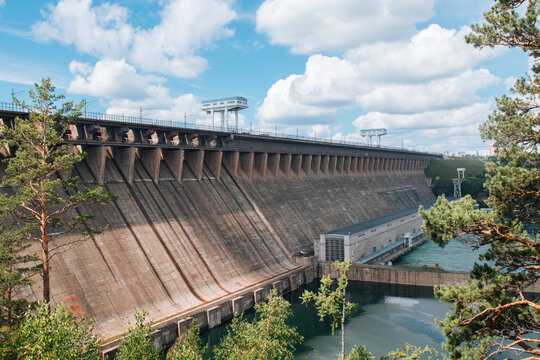 Bratsk hydroelectric power station on the river