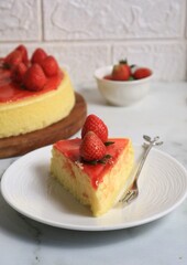 cheesecake with strawberries