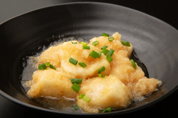 揚げ餅のみぞれ煮
