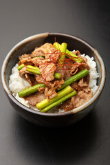 ニンニクの芽の牛丼
