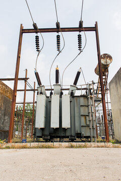 110KV high voltage distribution transformer installed in the substation.