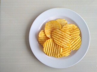 potato chips on a plate