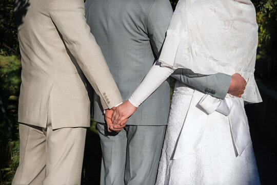 Bride cheating on groom at wedding