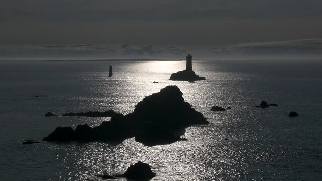 La Pointe du raz, le Phare de la vieille et l'&icirc;le de Sein