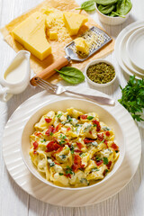 ricotta spinach tortellini in creamy cheese sauce
