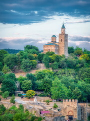 Obraz premium Veliko Tarnovo, Bulgaria - August 2022: View with the Eastern Orthodox Ascension Cathedral located in the famous medieval fortress Tsarevets
