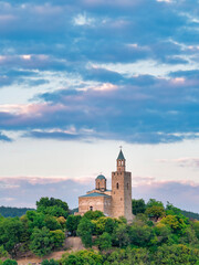 Obraz premium View with the Eastern Orthodox Ascension Cathedral located in the famous medieval fortress Tsarevets, in Veliko Tarnovo Bulgaria