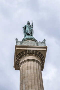 Ancient Throne Barrier (Barriere Du Trone) And Two Throne Columns (Colonnes Du Trone) At Place De La Nation (1700s). Columns Surmounted By Statues Of Philip Augustus And Saint Louis. Paris, France. 