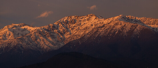 Montañas nevadas de Los Andes