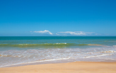Fototapeta na wymiar praia tropical e mar verde litoral praia de, Itaparica, Vila Velha, Vitória, Espirito Santo, Brasil