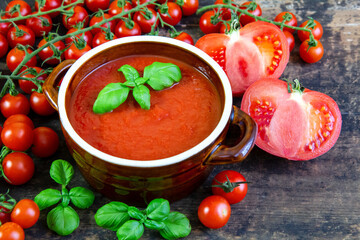  Tomato cream soup with basil

