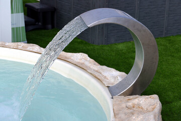 Fontana per vasca da giardino 