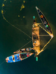 Traditional fishing on the a lake © Muhammadamdadphoto