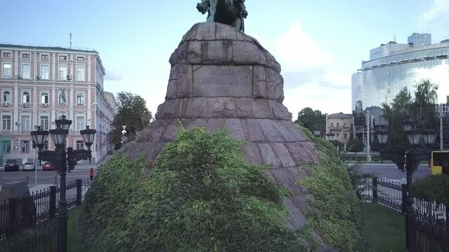  Bohdan Khmelnytsky Monument. Hetman of Zaporizhian Host, oldest sculpture