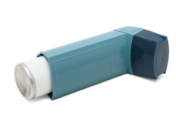 Aplicador plástico spray, usado para inalação por via oral de um medicamento de controle e prevenção de asma, bronquite crônica e enfisema.	