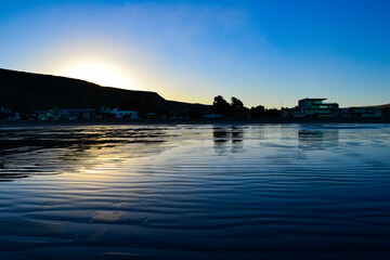 playa con marea baja