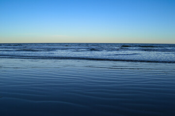 Obraz premium playa con marea baja