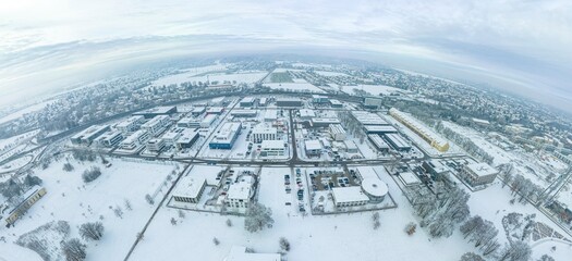 Ausblick auf das verschneite Sheridan-Areal im Westen Augsburgs an der B 17
