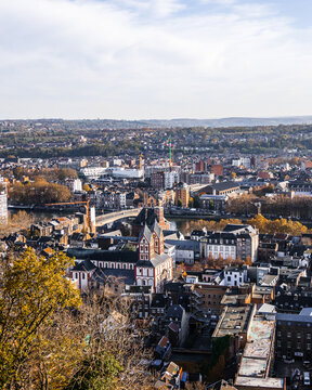 Vue panoramique de Liège depuis le sommet de l'Escalier de la Montagne de Bueren
