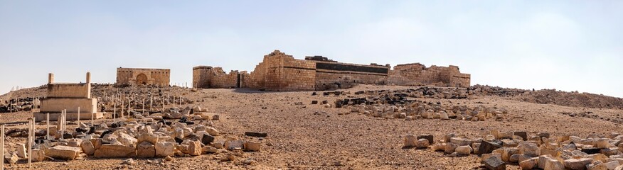 قصر الحلابات، مدينة اثرية خاوية على عروشها - الاردن
 Hallabat Palace - hallabat fort-  Jordan