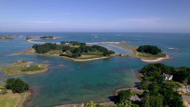 Vue a&eacute;rienne de l'Ile Balanec en Bretagne