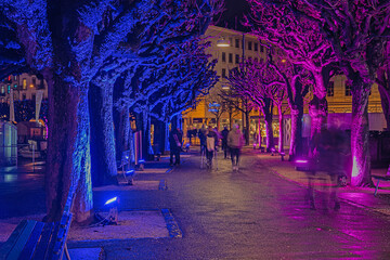 Lichtinstallation an Seepromenade in Luzern, Schweiz