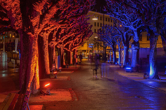 Lichtinstallation an Seepromenade in Luzern, Schweiz