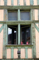 Fototapeta na wymiar Fenster in Troyes