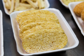 Comida rápida congelada lista para calentar y comer, papas a la francesa, Nuggets,  papas con carita feliz, pollos empanizado, papas gajo, croquetas de pollo, croquetas de papa