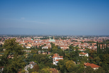 Fototapeta na wymiar Vicenza cityscape at day time