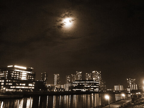 都市夜景（モノクロ）