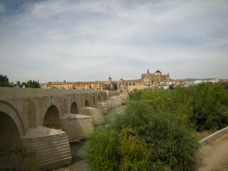 Fototapeta na wymiar The Roman bridge of Córdoba, Spain