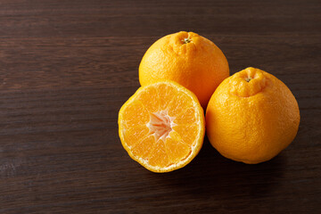 デコポン不知火　木目バックイメージ