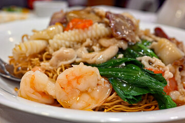Shrimp chow mein