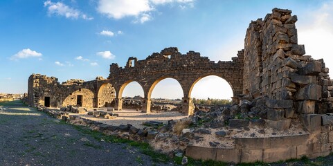 قلعة وحصون وآثار مدينة ام الجمال التاريخية - الاردن
Castle, forts and monuments of Umm al-Jimal historical city- Jordan