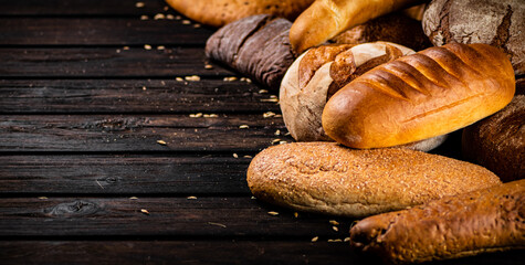 Different types of freshly baked bread. 