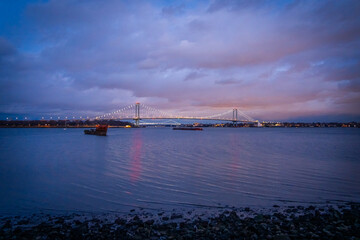 Naklejka premium New York White Stone Bridge Landscape