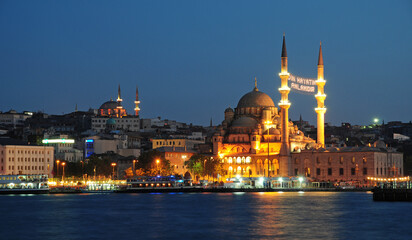 Fototapeta na wymiar Eminonu - İstanbul - TURKEY