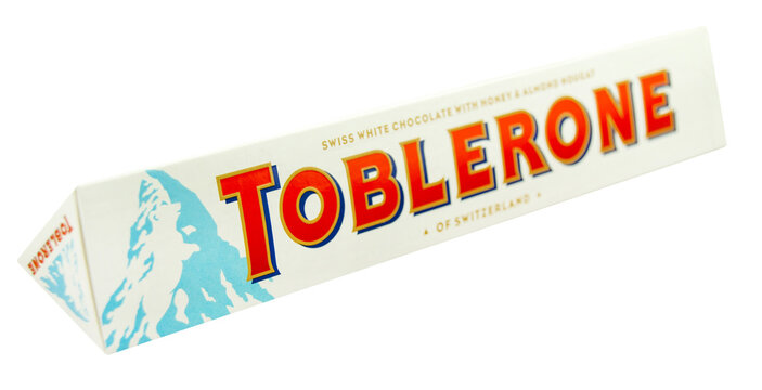 Toblerone mit Schokolade  freigestellt  Hintergrund transparent