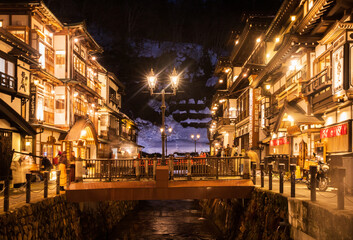 Obraz premium 銀山温泉